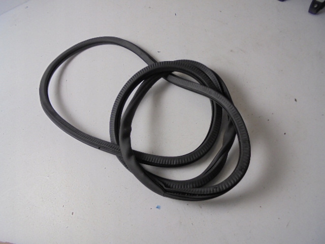 фото №1, Прокладка двері правий задня porsche panamera 4s 970 2010 rok