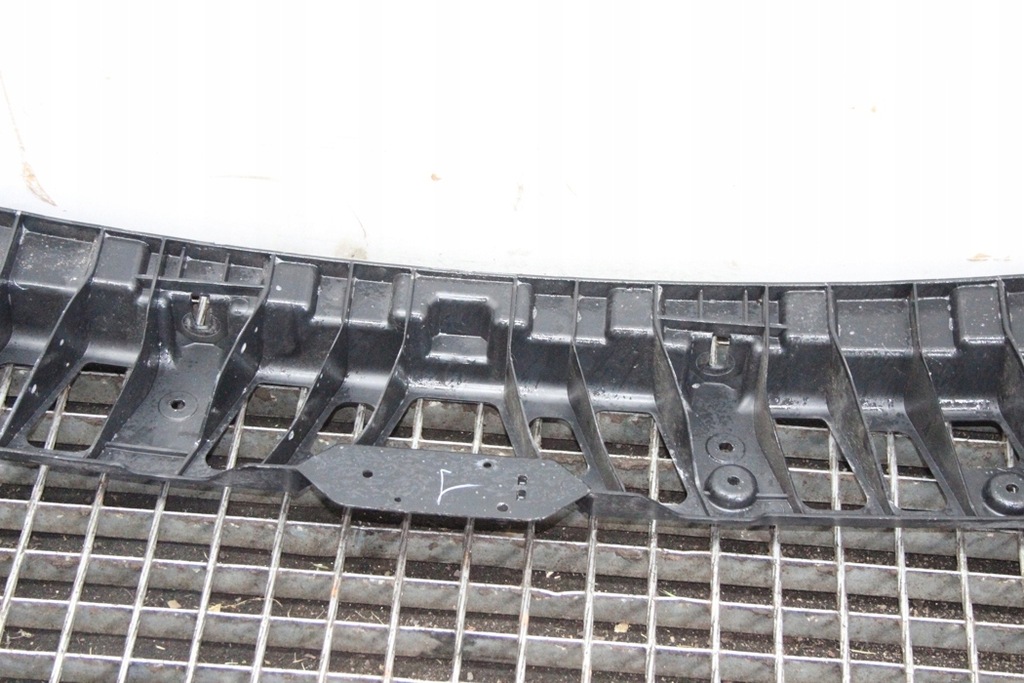 фото №9, Середній кронштейн заднього бампера land rover range rover sport l320