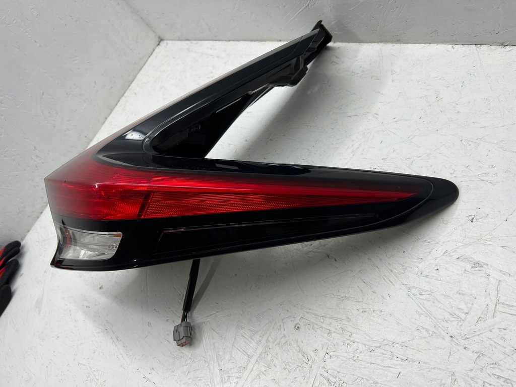 фото №8, Nissan leaf ii ze1 2018 правая сторона лампа задняя