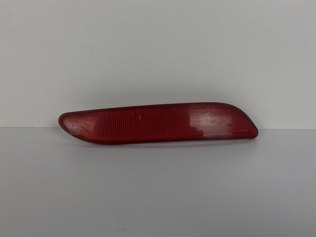 Купить Toyota auris e18 2 рестайлинг  отражатель бампера правый задний  2015-2018