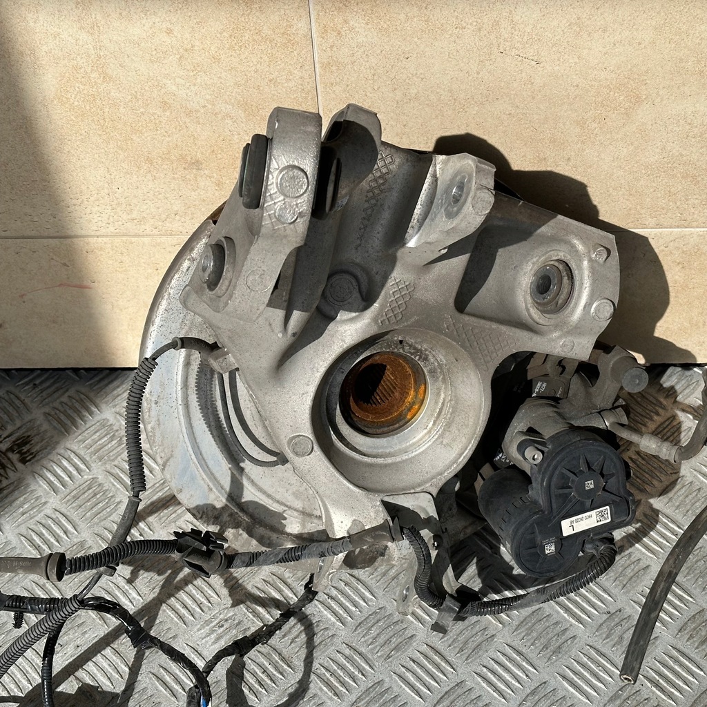 фото №5, Поворотный кулак задняя правая левая jaguar f-pace 2.0 bz