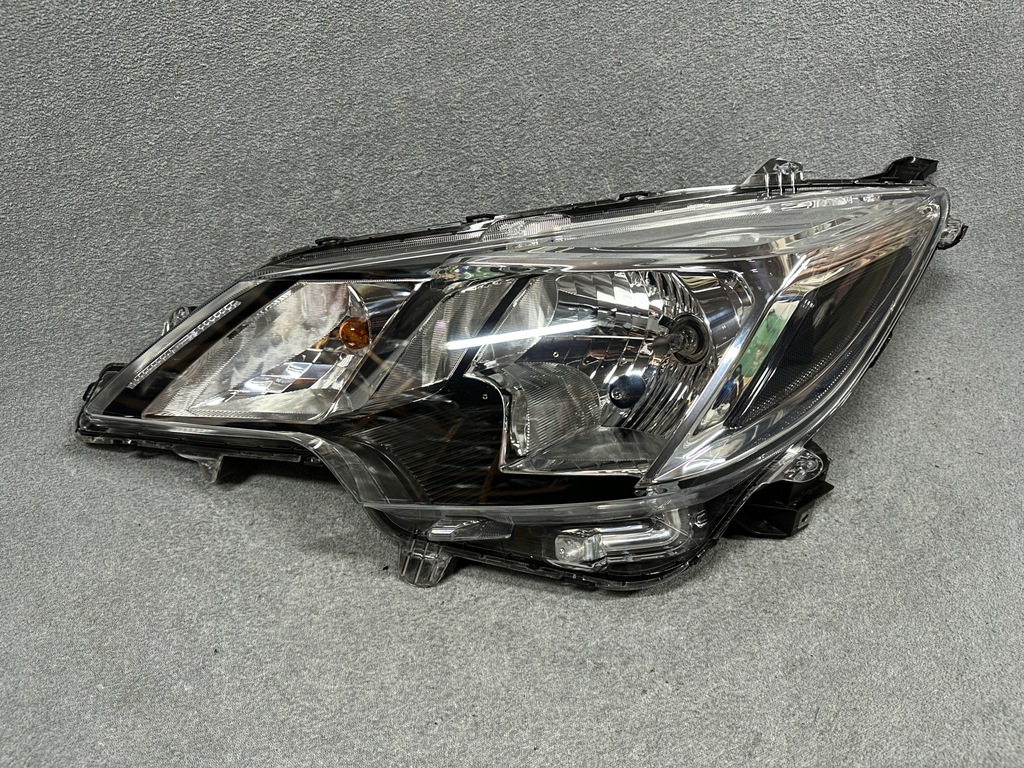 фото №1, Лампы mitsubishi space star ii lift левая europa w5335