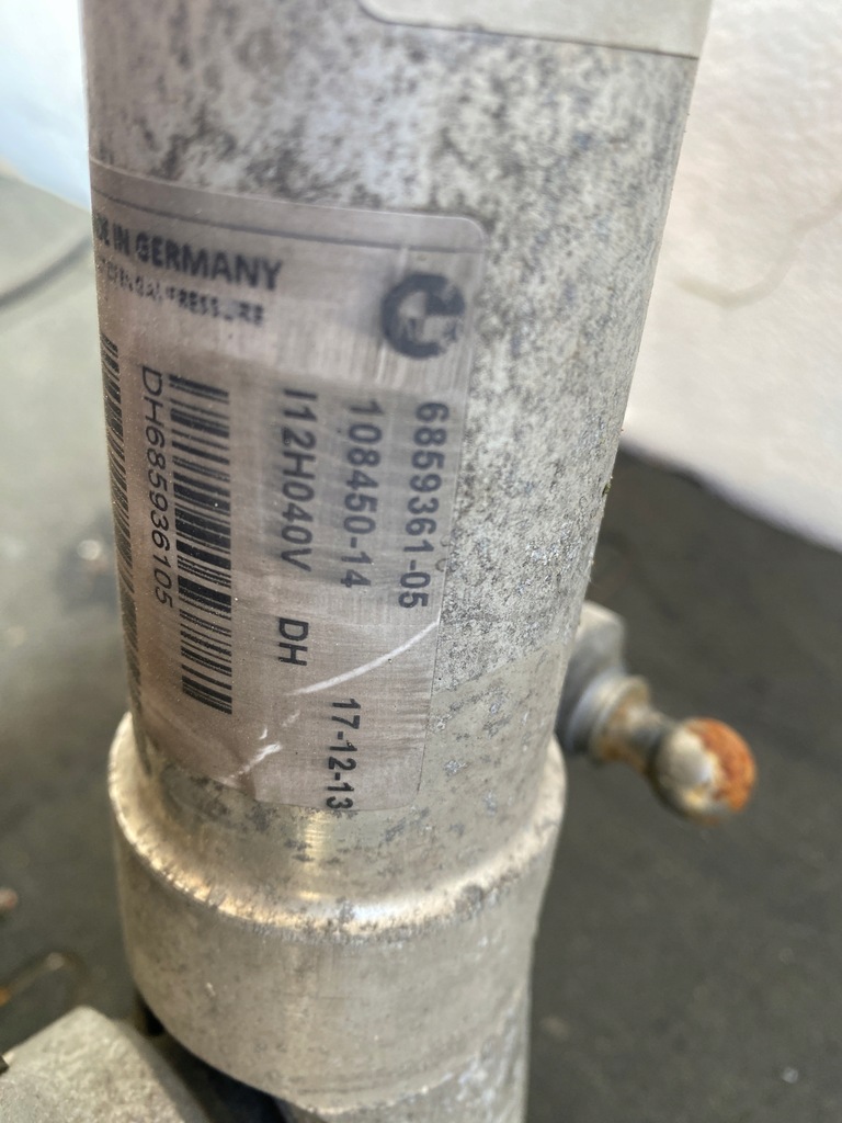 фото №9, Поворотний кулак амортизатор задня bmw i8