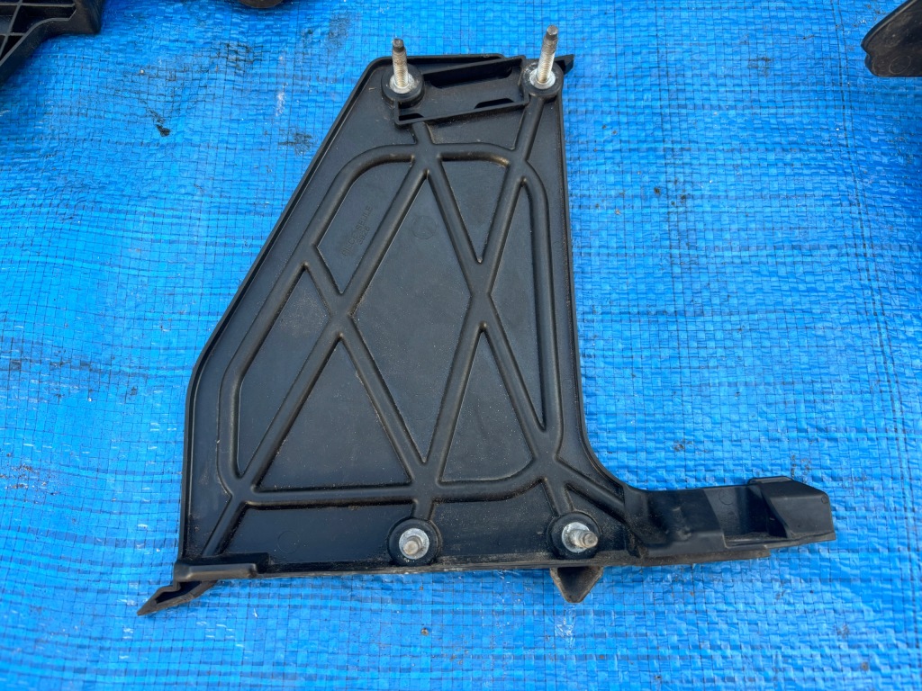 Peugeot 308 t9 рестайлинг  основание компьютер аккумулятор Недорого