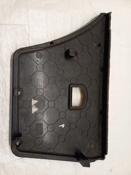 фото №5, Porsche panamera захист багажника оббивка права