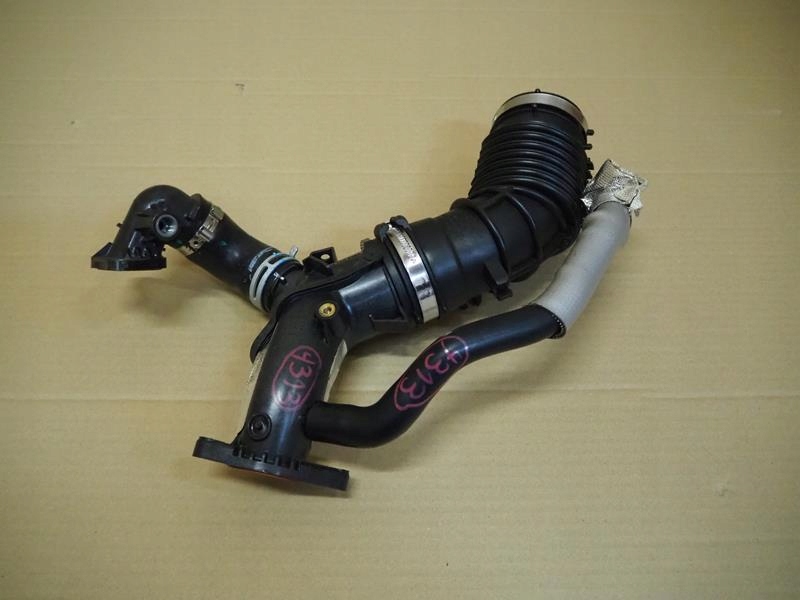 Купити Патрубок труба повітря clio captur 1.5 dci 165763328r