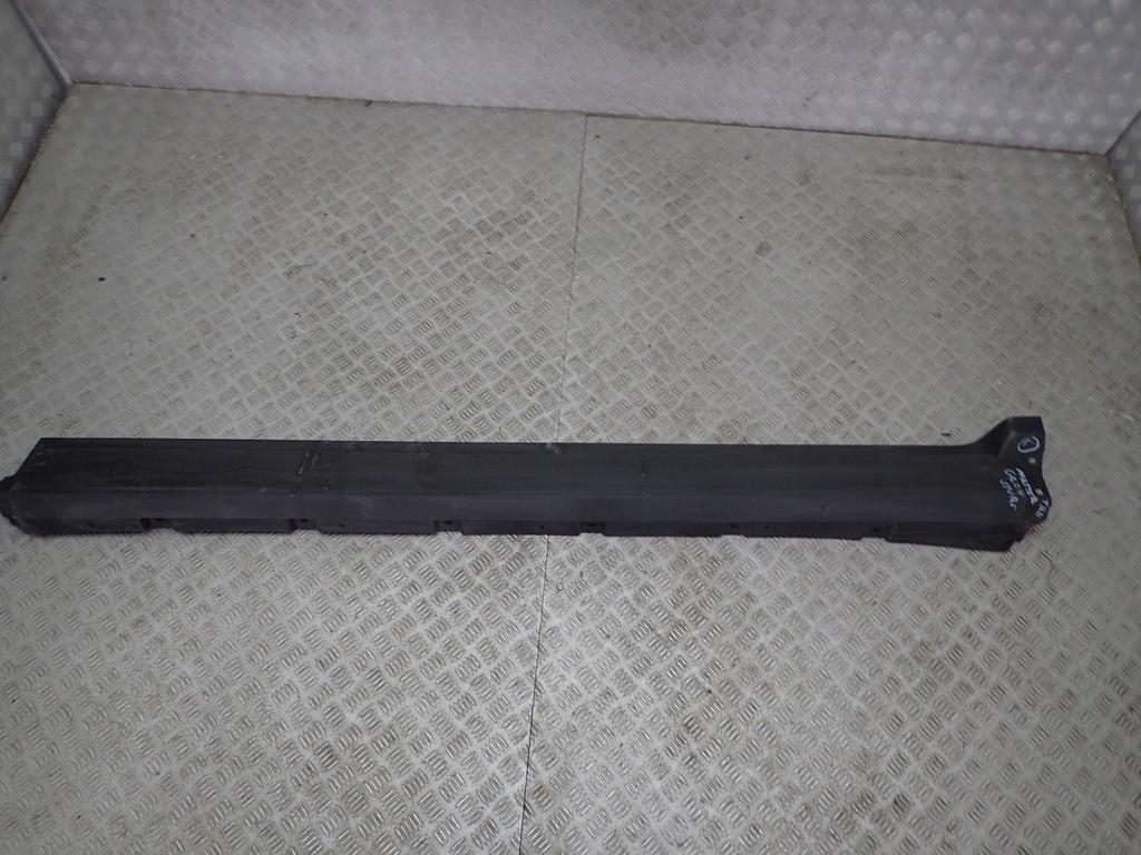 фото №1, Maserati levante молдинг поріг накладка ліва lh n36