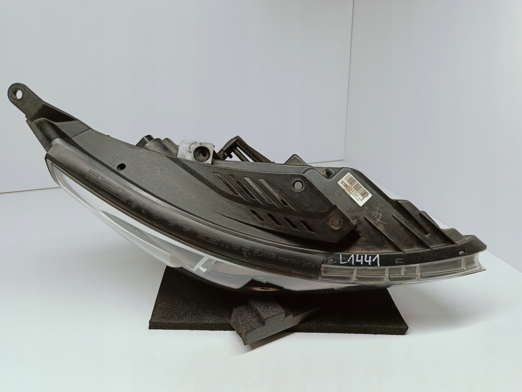 Hyundai i30 3 17- фара права перед передня full led оригінальний номер європа  92102-g4100 в Україні