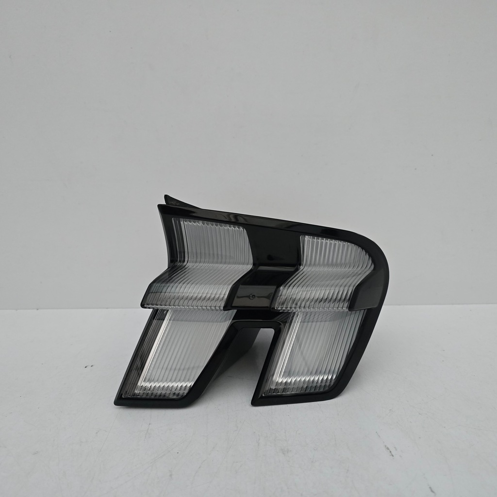 фото №1, Лампа правая задняя ford mustang mach-e rj8b-13404-ac