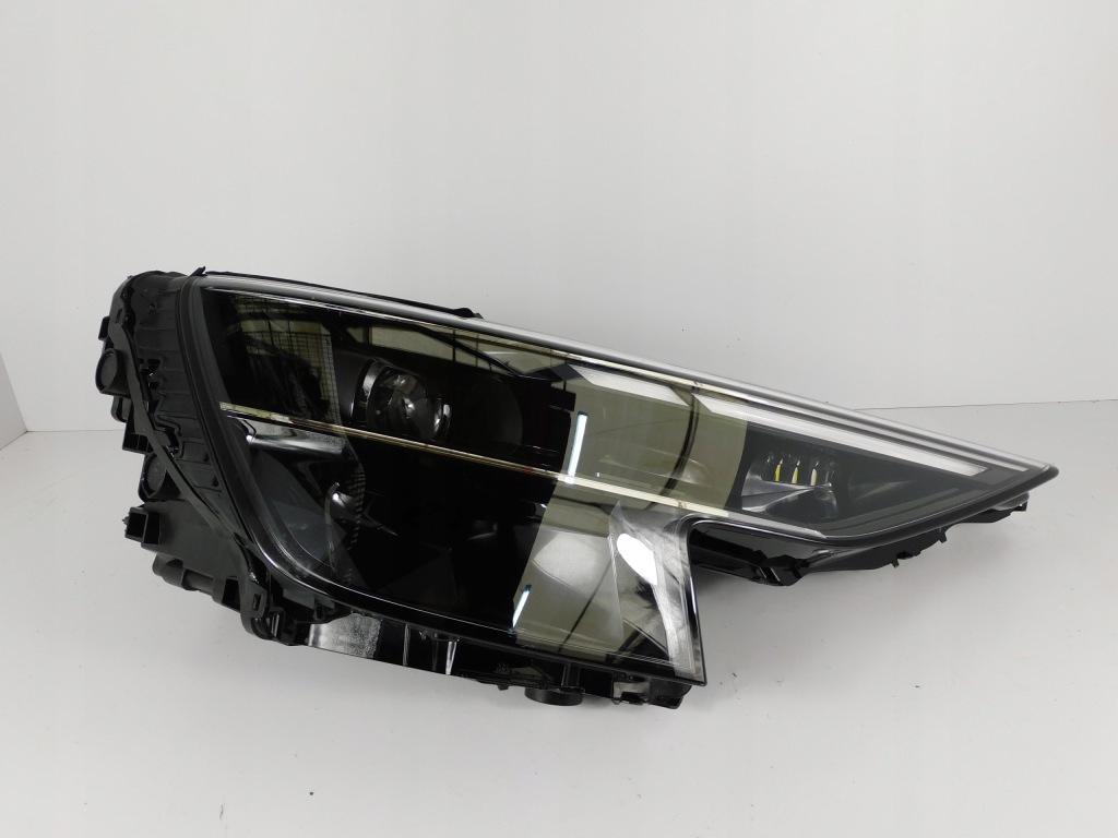фото №1, Audi q8 4m8 lift лампа права full led 4m8941012 cała