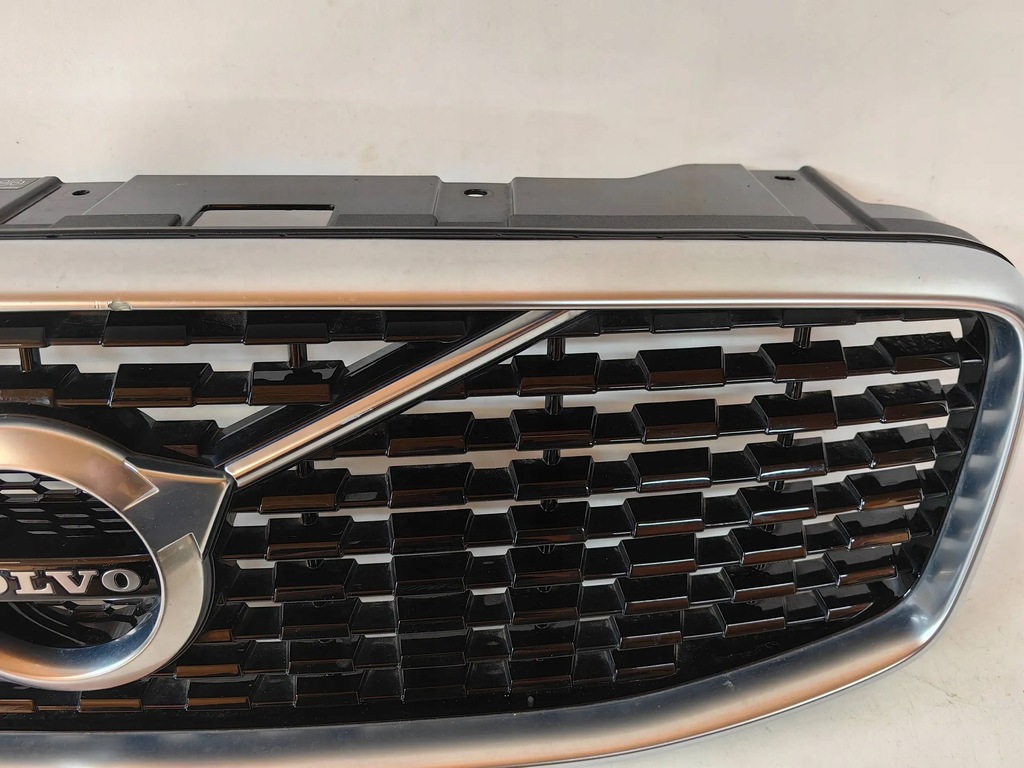фото №6, Volvo xc60 ii r-design - решітка радіатора, решітка радіатора бампера polecam