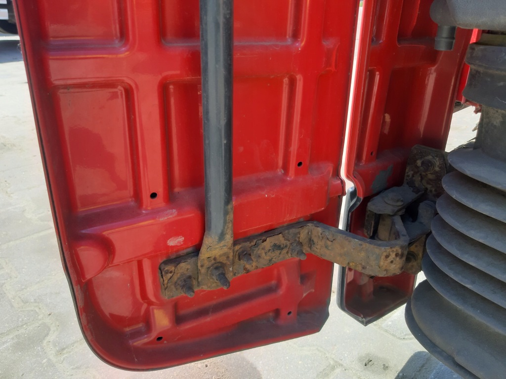 Вітровик ліва бічна нижня спойлер кабіни iveco stralis 450 e5 2007r Київ