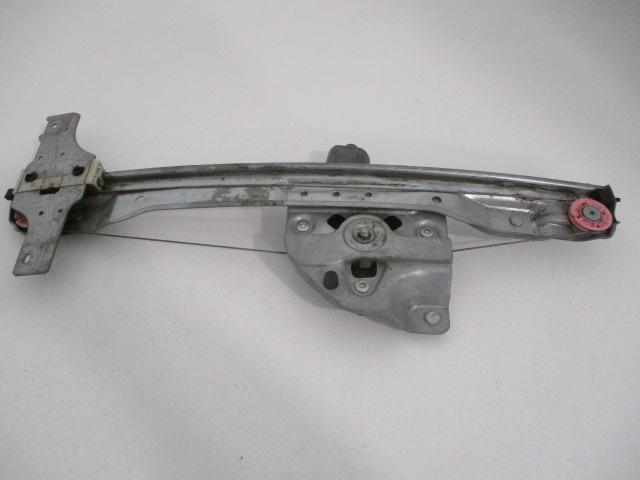 фото №5, Peugeot 208 электрический подъемник стекло левый перед 2 pin 9674254480