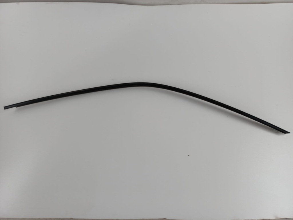 фото №1, Dodge challenger 2015+ рамка молдинг прокладка скло двері права