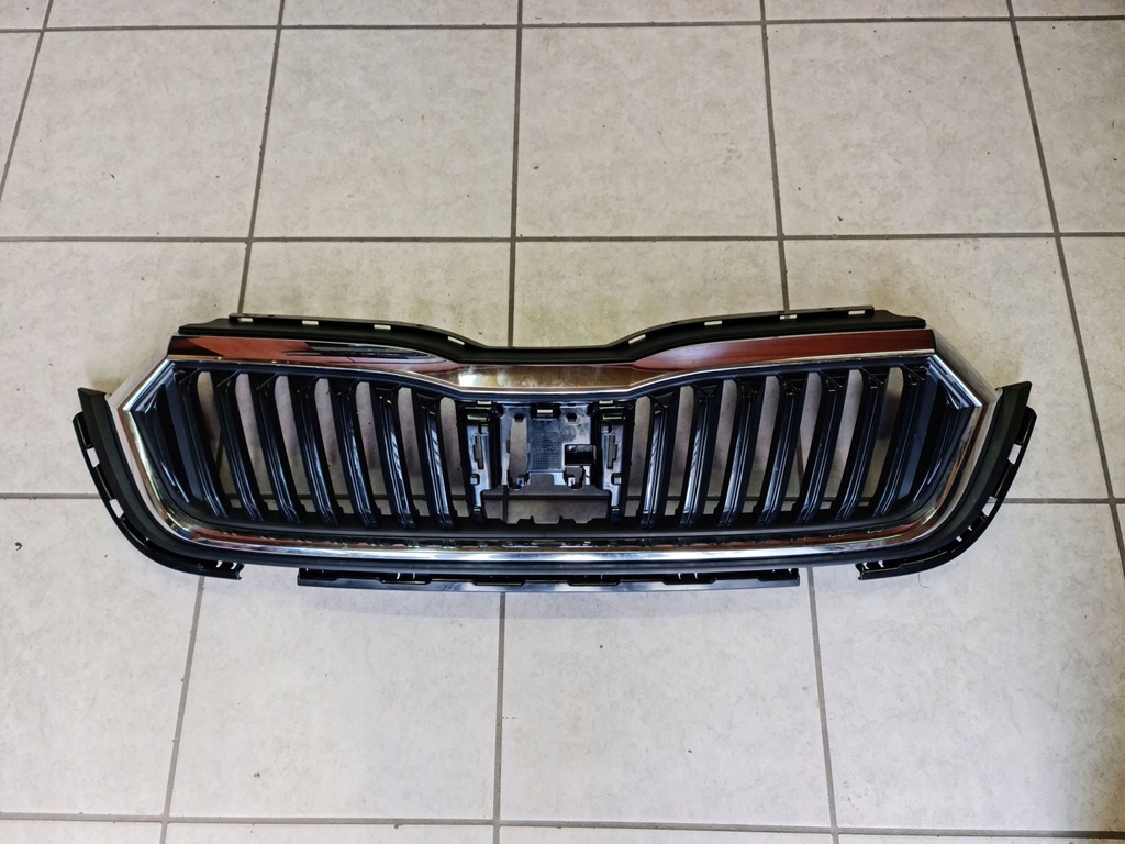 фото №1, Skoda оригінальний номер 5e3853653 решітка радіатора радіатора