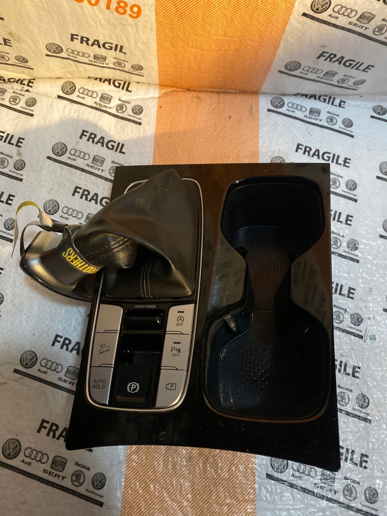 фото №1, Рамка корпус передач hyundai tucson iv 84670-n7000 чехол ручка