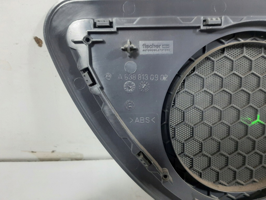 фото №14, Mercedes w638 v-klasa 98r кронштейн na кружка пепельница задняя 6388130802