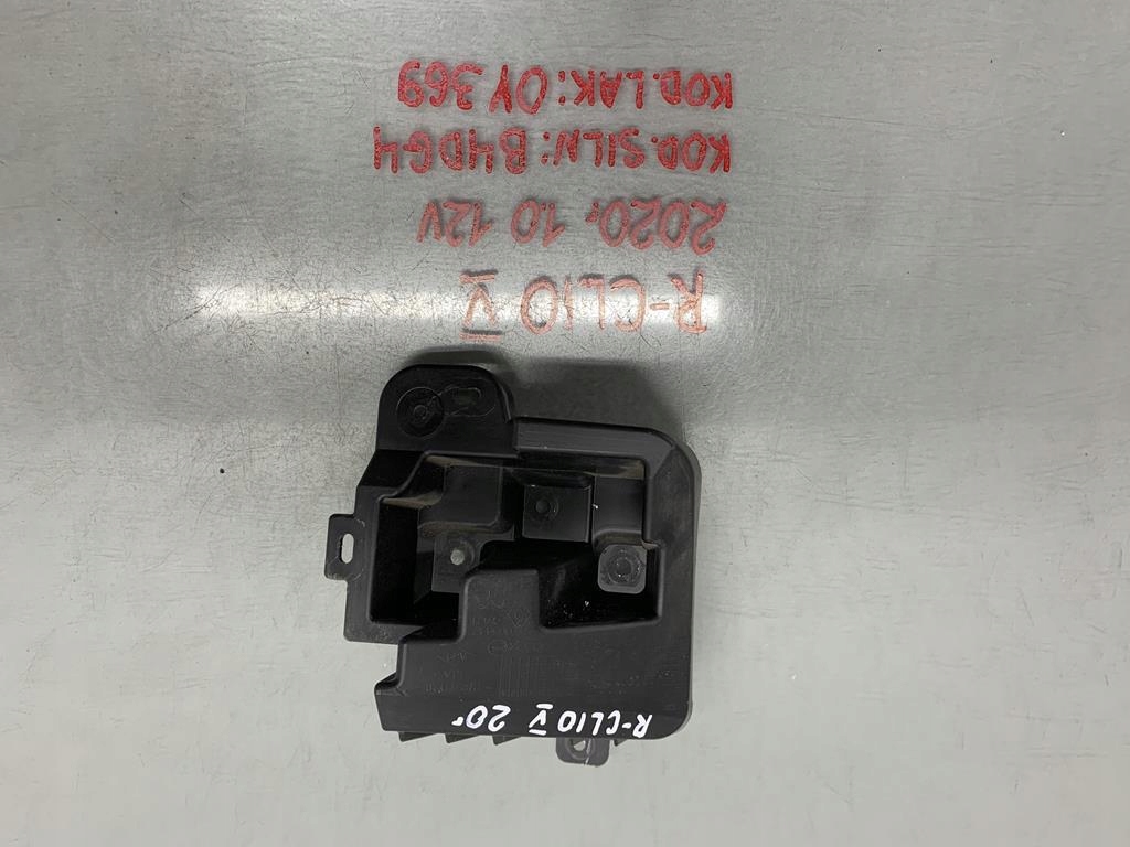 Купити Напрямна бампера лівий задній renault clio v 1.0 tce 20 r 350450952r