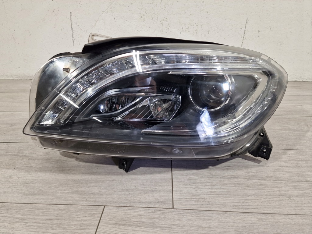 фото №1, Mercedes ml w166 11-15 лампа ксенон+ led комплектная