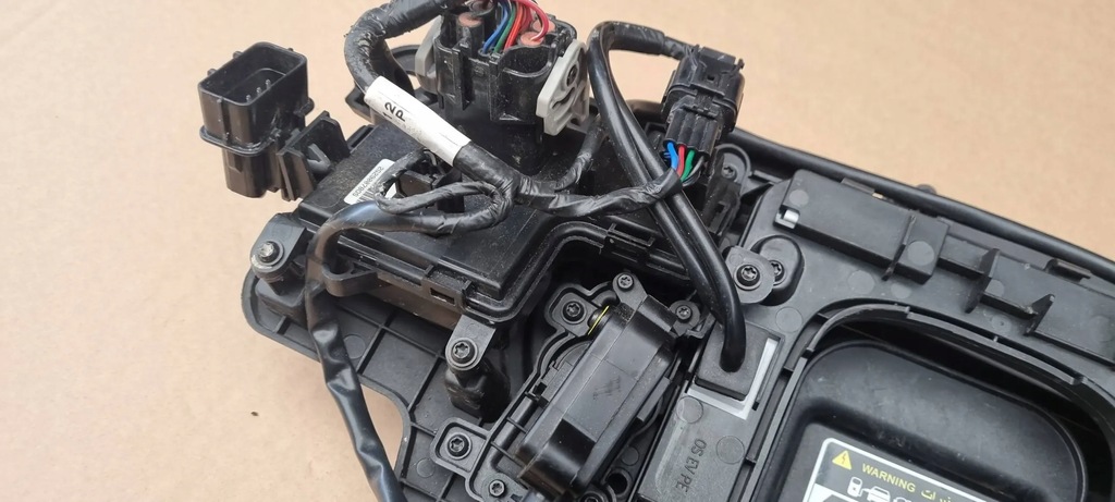 фото №10, Hyundai kona lift 2020- разъём зарядки крышка кабели оригинал