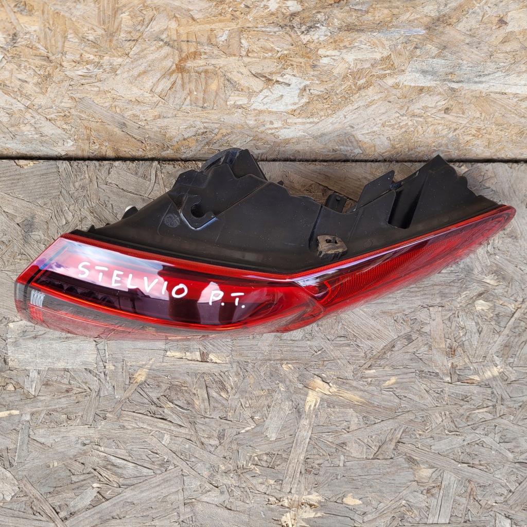 фото №2, Лампа правая задняя alfa romeo stelvio