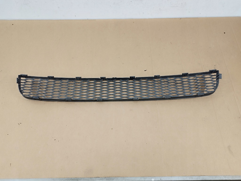 фото №8, Решётка средняя бампер перед audi tt 8n lata 1998-2006 8n0807683a