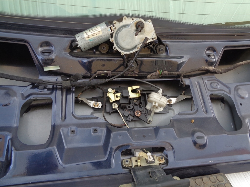 фото №13, Audi a3 8l 99r. крышка багажника задняя задняя. europa цвет ly5m