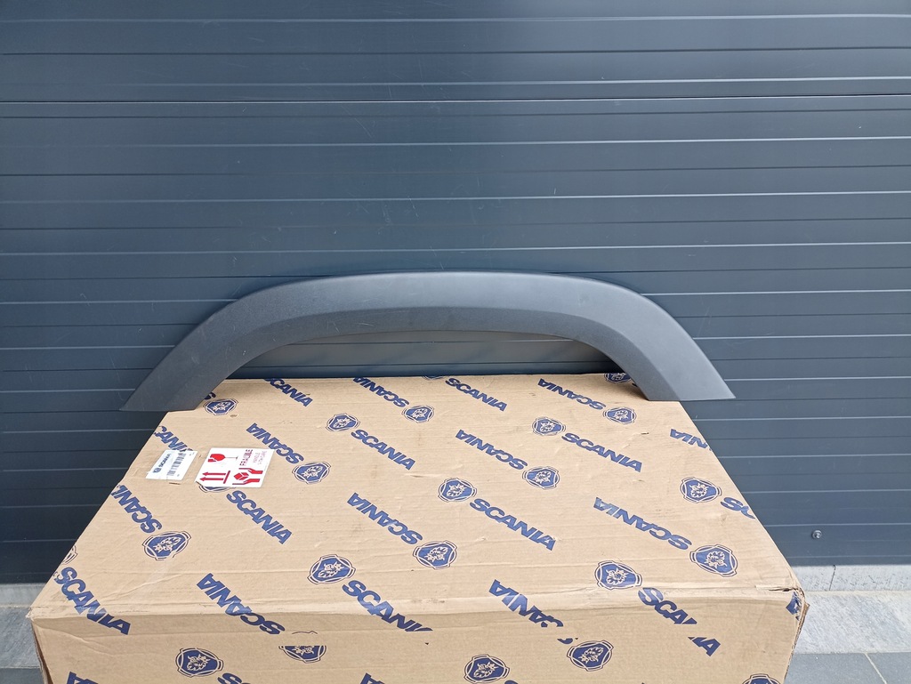 фото №1, Подкрылок крыло scania r s 2297993 новый оригинал