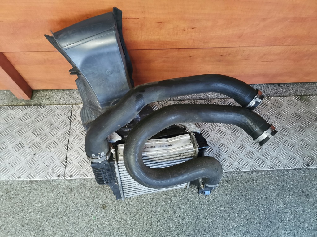 Інтеркулер citroen c4 2 picasso 9675627980 Оригінал