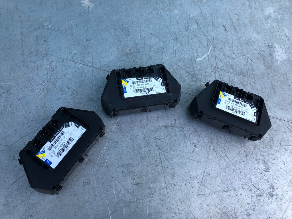 фото №1, Mercedes w220 модуль блок керування двері 2208215058