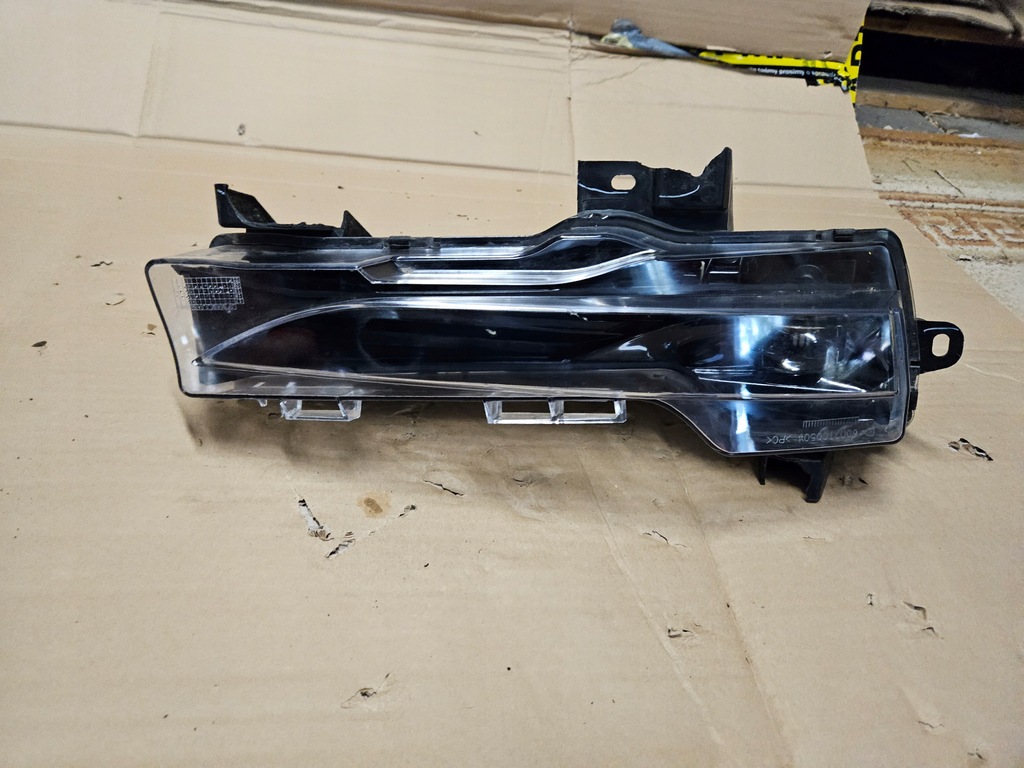 фото №1, Tesla model 3 лампа противотуманная фара правый перед передняя