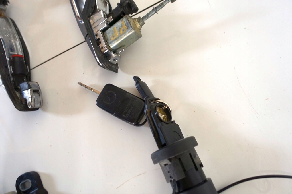 фото №5, Mercedes w140 замок запалювання замок ключ вкладка