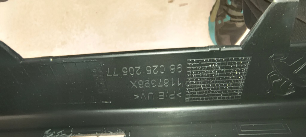 фото №13, Накладка спойлер бампера перед отверстия pdc парктроник peugeot 2008 i 13-