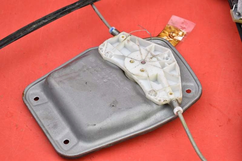 фото №11, Підйомник скло правий перед eu vw golf 5 v plus 08r
