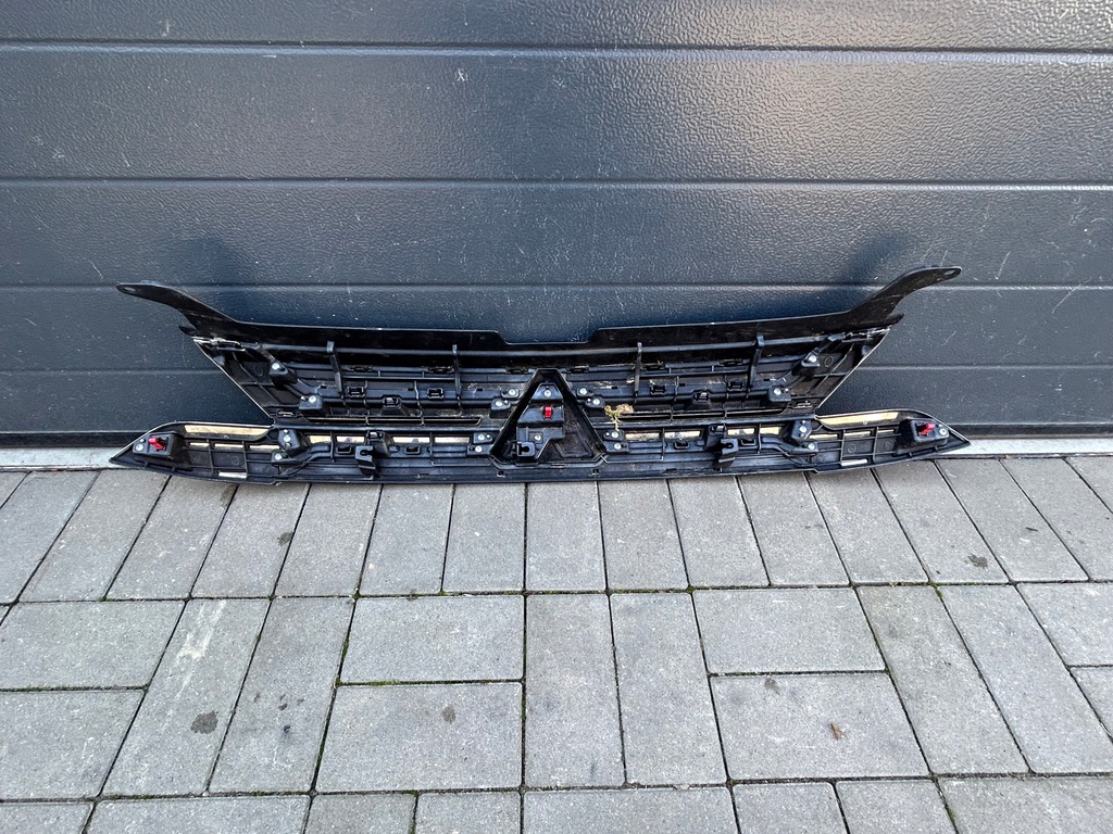 фото №8, Mitsubishi outlander 18- решётка радиатора решётка радиатора lift