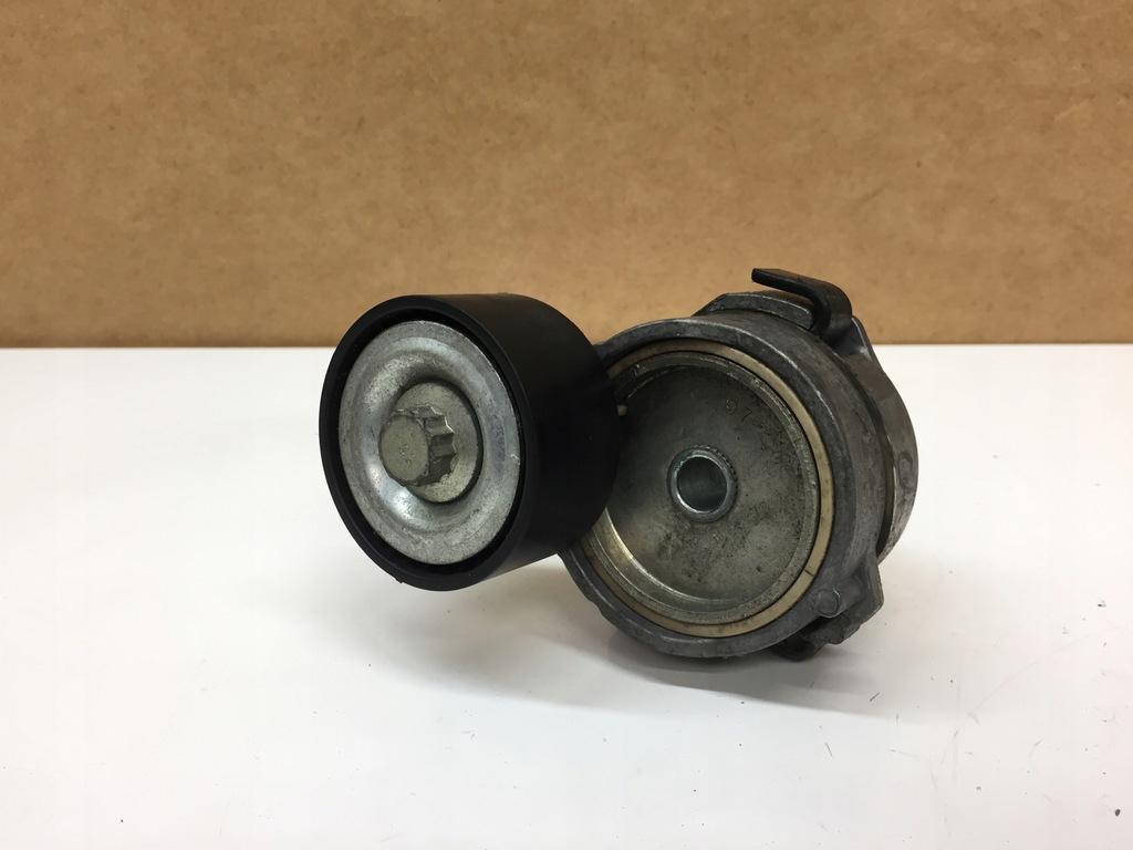 фото №1, Peugeot 308 ii 1.2thp ролик натягувач ремінь