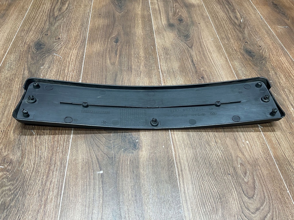 фото №8, Mercedes w212 рамка защита pod номерной знак перед a2128170078