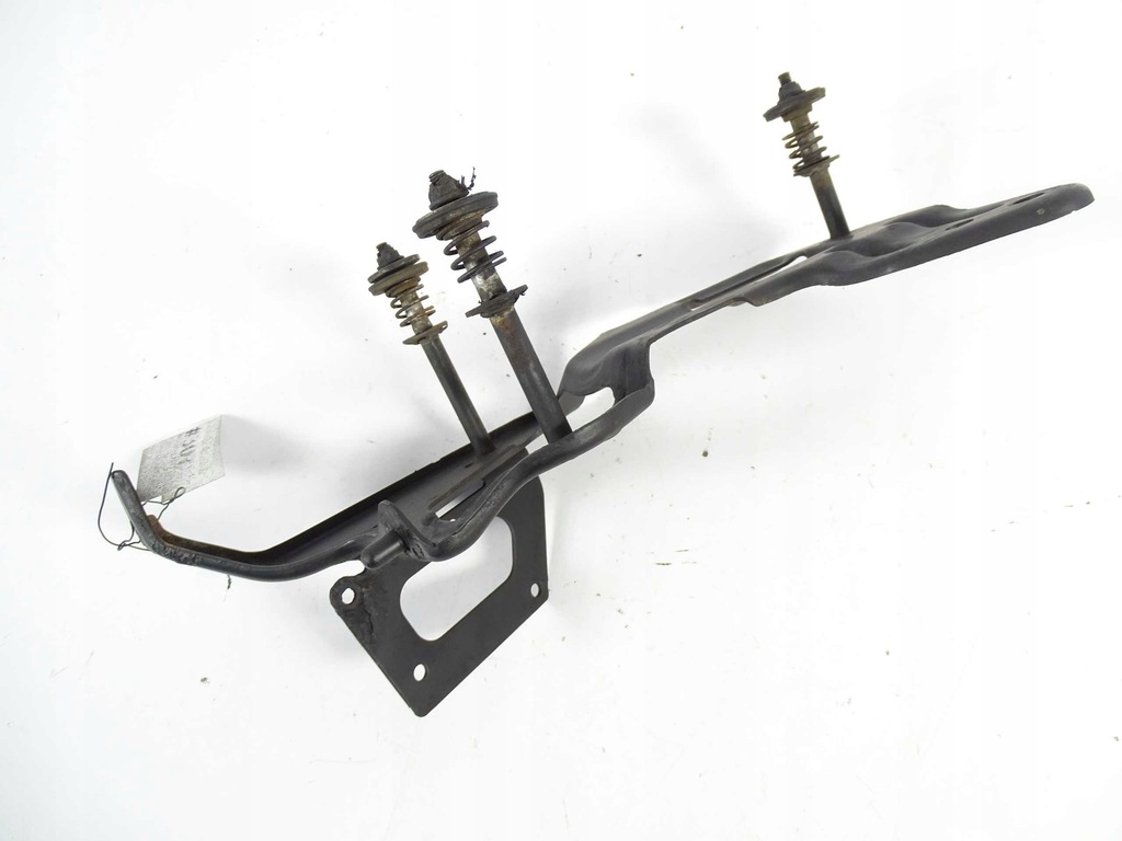 фото №3, Mercedes r klasa w251 кронштейн компрессор airmatic