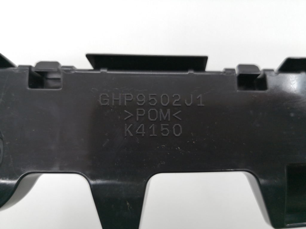 фото №12, Лівий напрямна заднього бампера mazda 6 sedan gg ghp9502j1 2.2l дизель 100kw