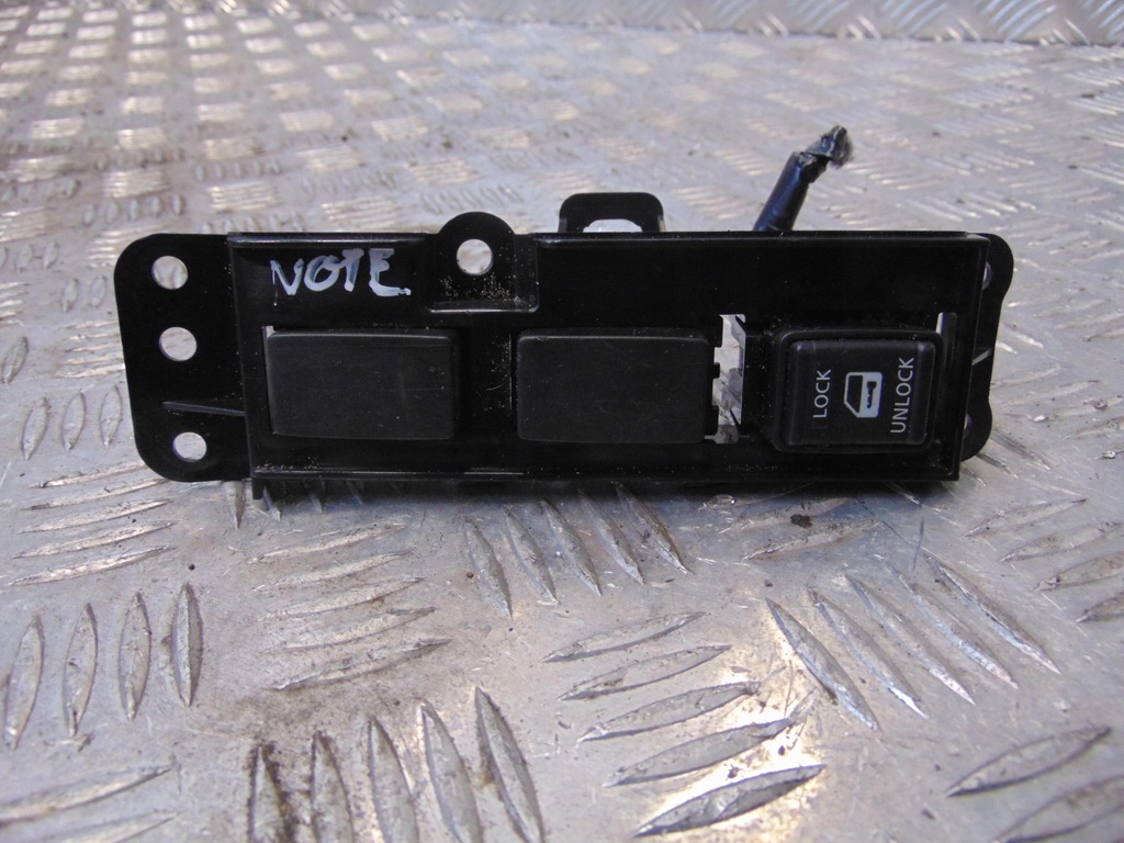 фото №1, Nissan note e12 кнопка блокировка дверь 13-