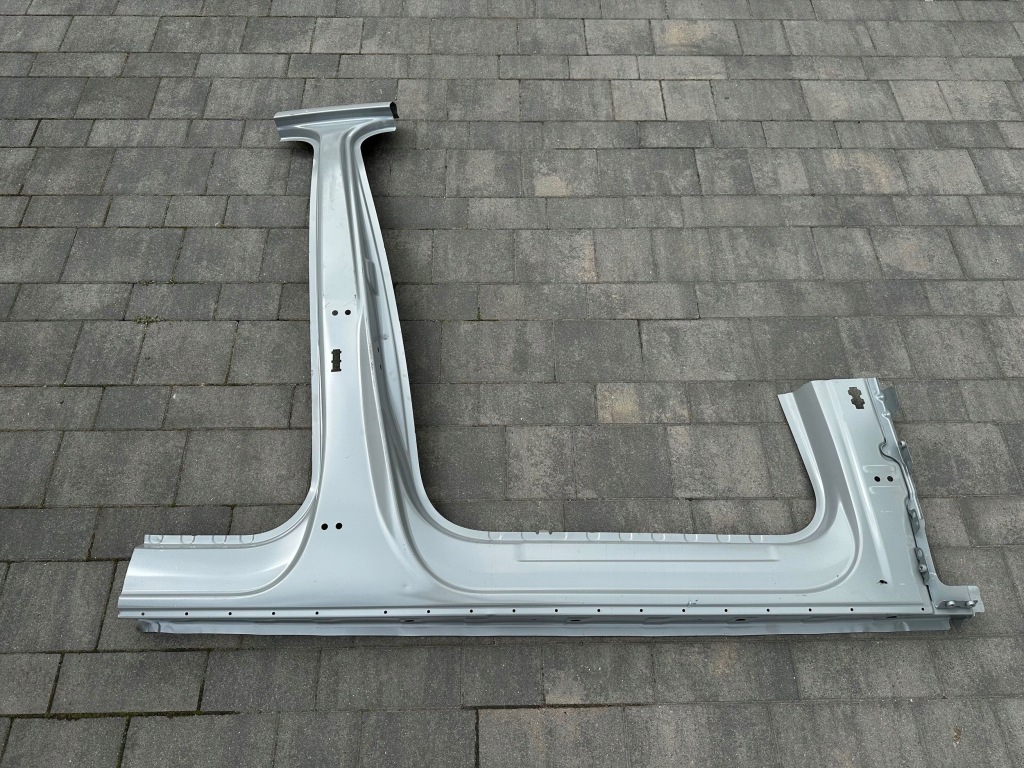 Купить Audi q5 2 80a обшивка порог стойку правый  80a809076a