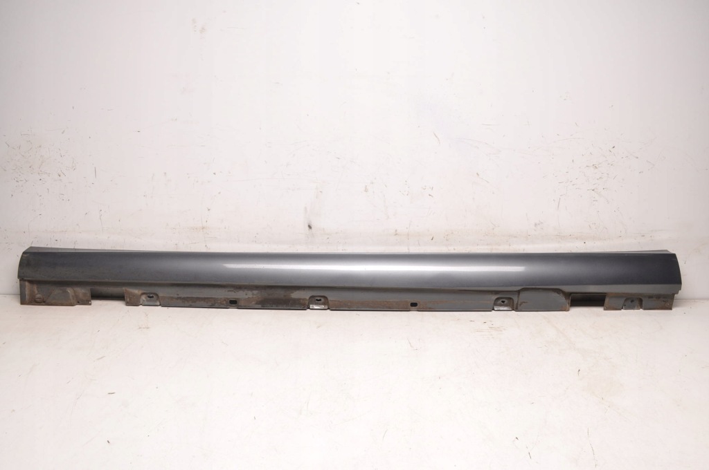 фото №1, Mercedes w213 накладка порог левая amg sedan a2136900102