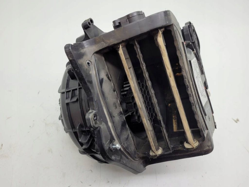 фото №1, Корпус вентилятора вентилятор воздуходувка обдув bmw 5 f10 f11 9248171