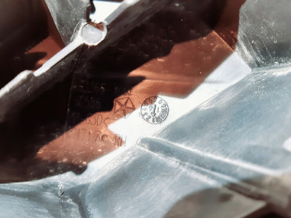 фото №6, Jeep grand cherokee wk2 кронштейн фара