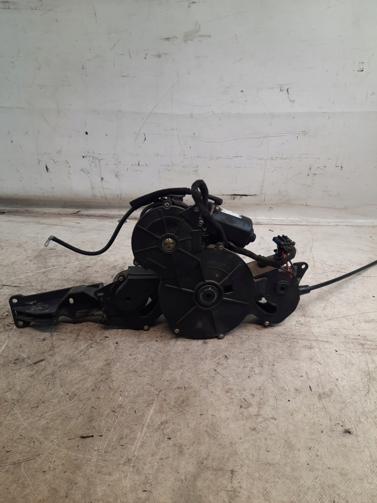 Механізм двері peugeot оригінальний номер 16835852 Доставка