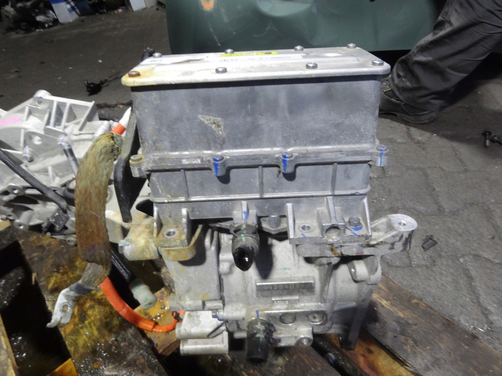 фото №9, Dacia spring 2023 lift двигатель электрический 4db403 оригинал