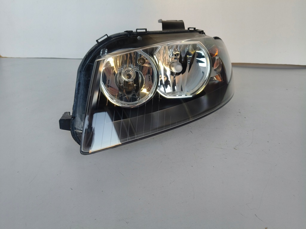 фото №1, Лампа левая фара audi a3 8p 8p0 03-08