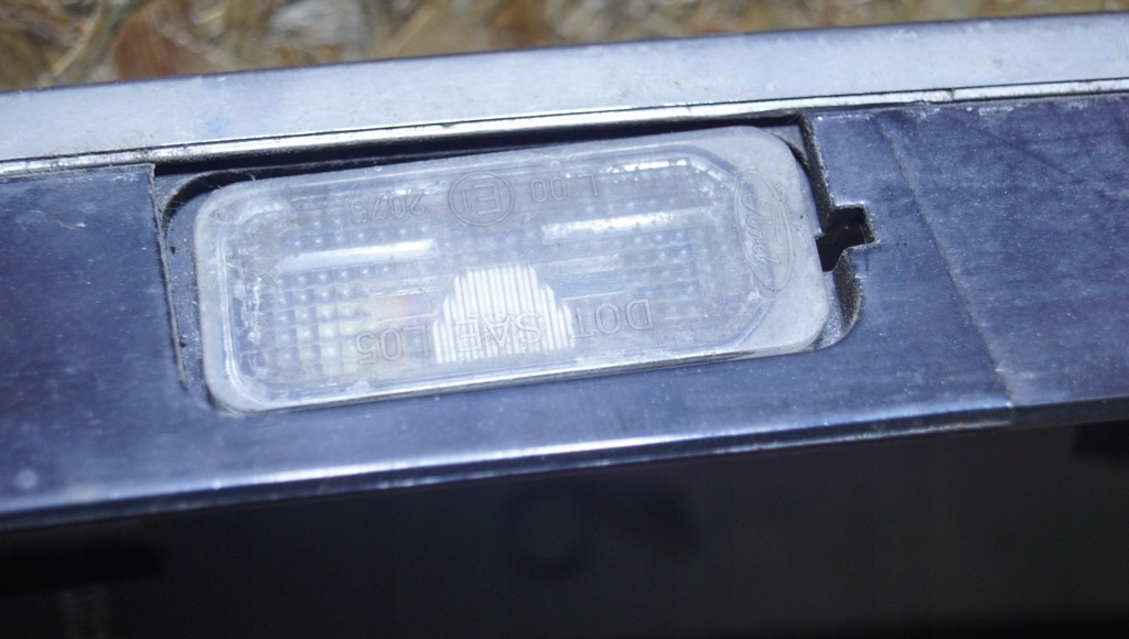 фото №15, Ford fiesta mk 7 накладка кришки задня