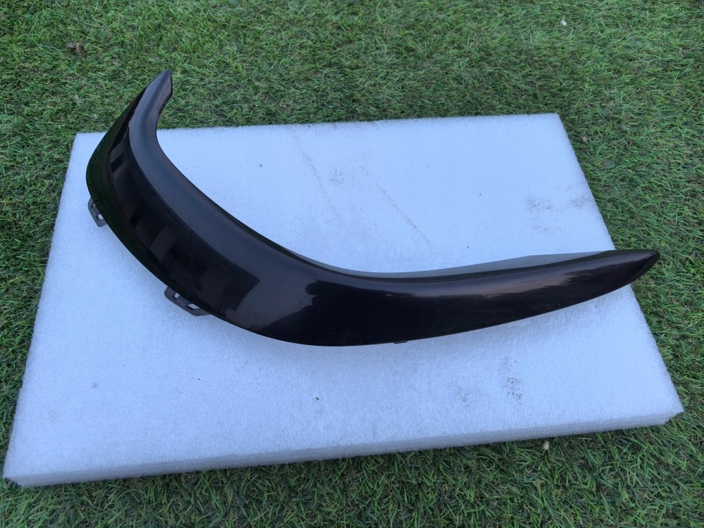 фото №1, Mercedes eqe 295 молдинг бампера левая перед