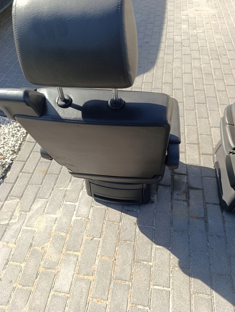 фото №11, Vw t5 t6 multivan сиденья поворотные второй/третий ряд с детское кресло